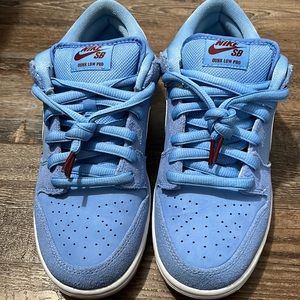 Philadelphia Phillies Nike SB dunks